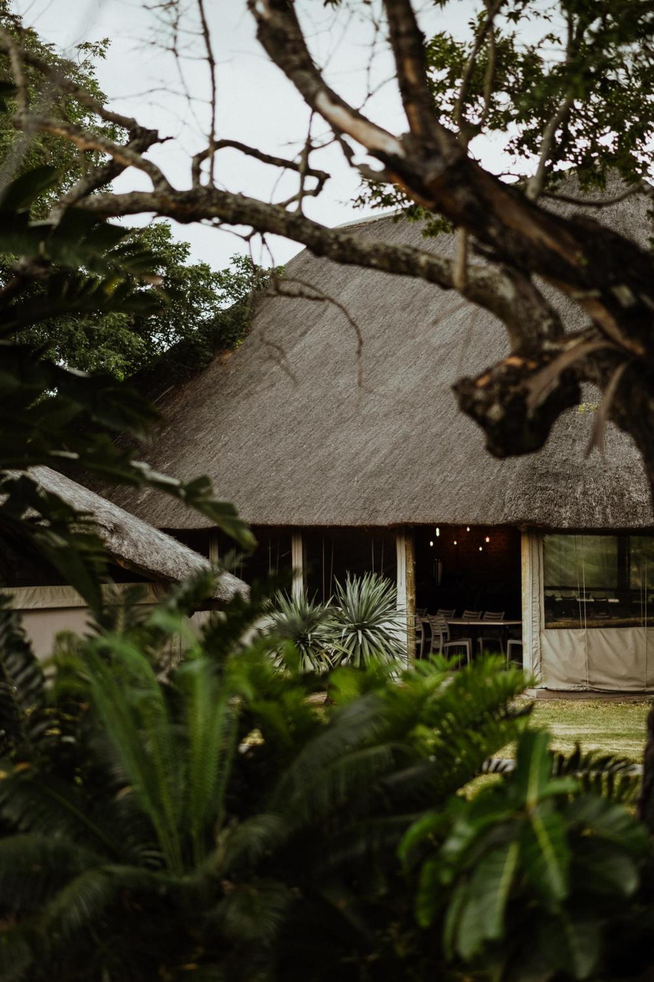 Unyati Safari Lodge Hectorspruit Exterior photo